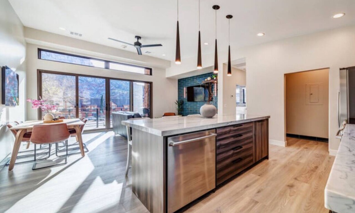 Zion National Park South Entrance Apartment | LaFave-Luxury Suite at Zion: The Sentinel
