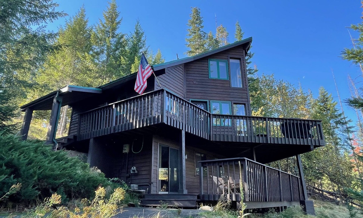 Coeur d'Alene Cabin | Lake Coeur d'Alene Family-friendly cabin
