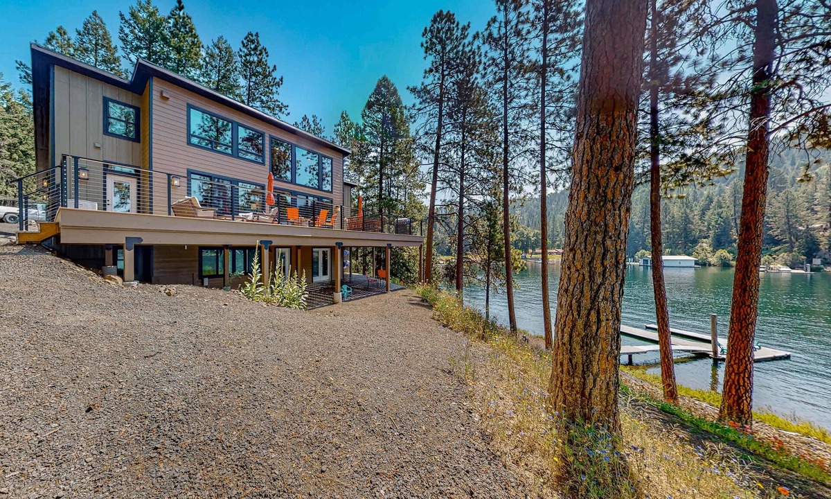 Harrison House | Lake House, 3BR, Boat Slip & Sunset Deck