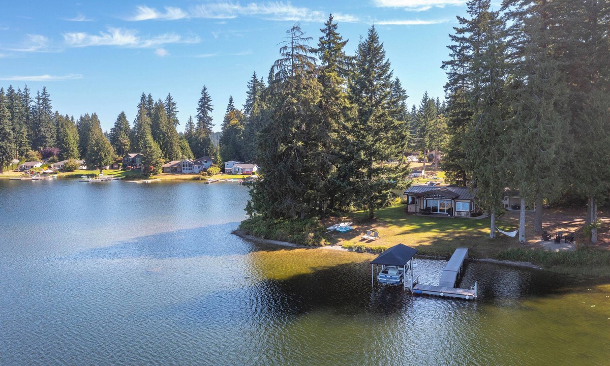 Lake Goodwin House | Lake House on Private Island - 9 acres