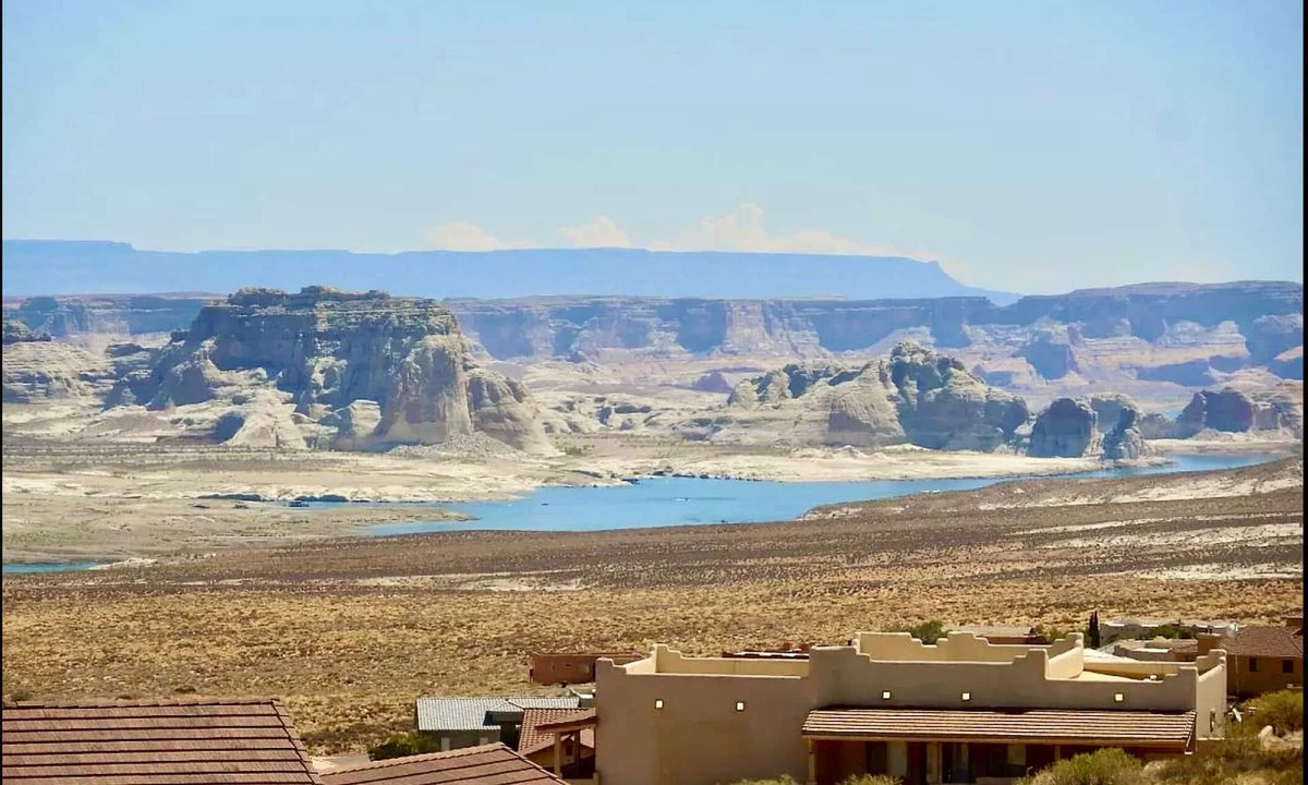 Greenehaven Condo | Lake Powell Lone Rock View Home, Twin King Master Stes, Close to Beach, Marinas,