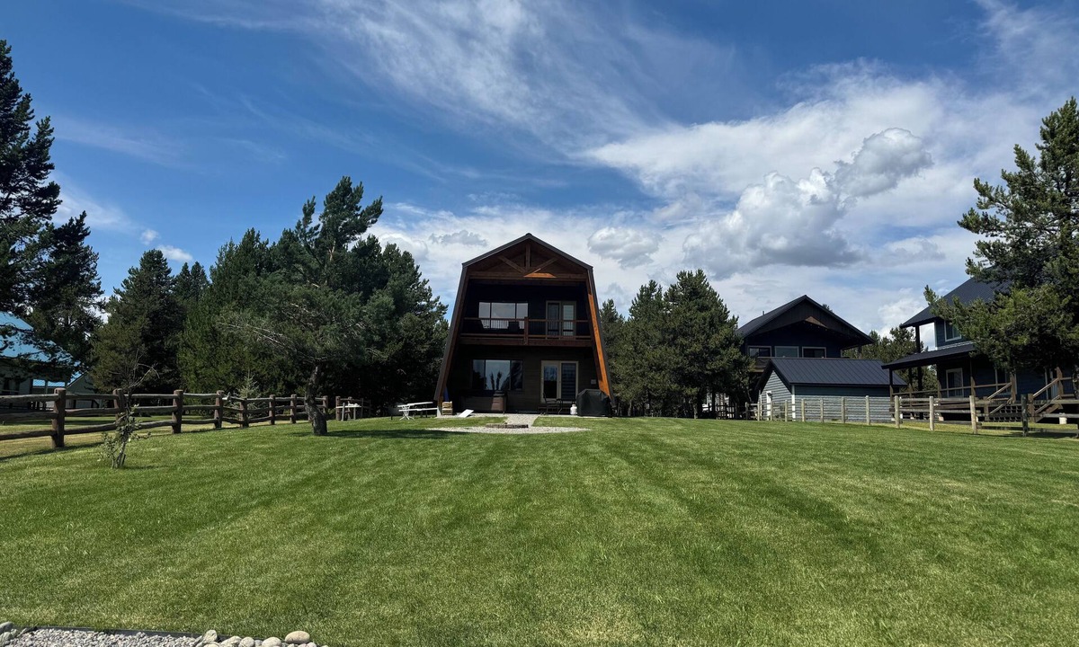 Island Park Cabin | Lakefront 4BR/4BA Cabin with Sauna, Hot Tub & Private Dock – Minutes from YNP!