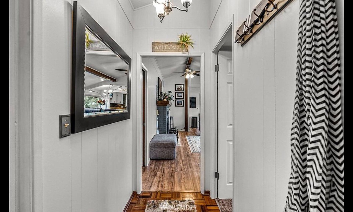 Lake McMurray Cabin | Lakefront Cottage