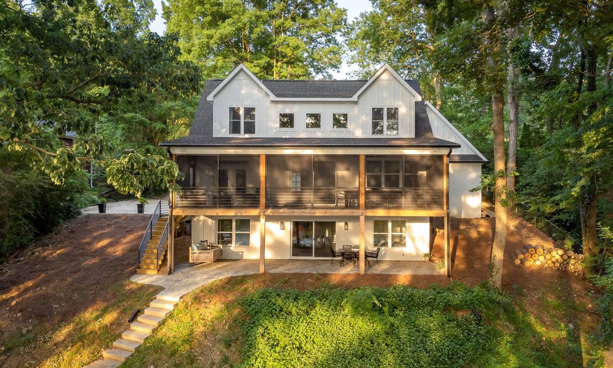 Florence House | Lakefront home w gorgeous views, screened patio, firepit, dock, putting green