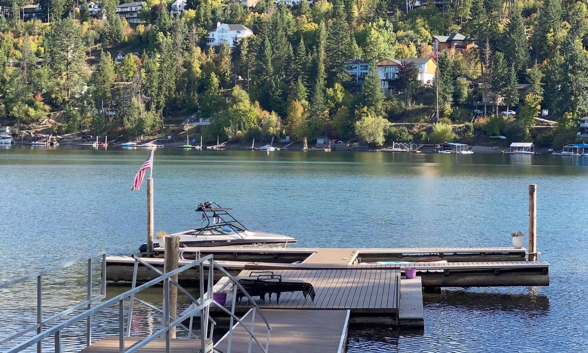 Hayden View Estates House | LAKEFRONT HOUSE with boat dock in TOWN and CLOSE TO 3 SKI RESORTS!