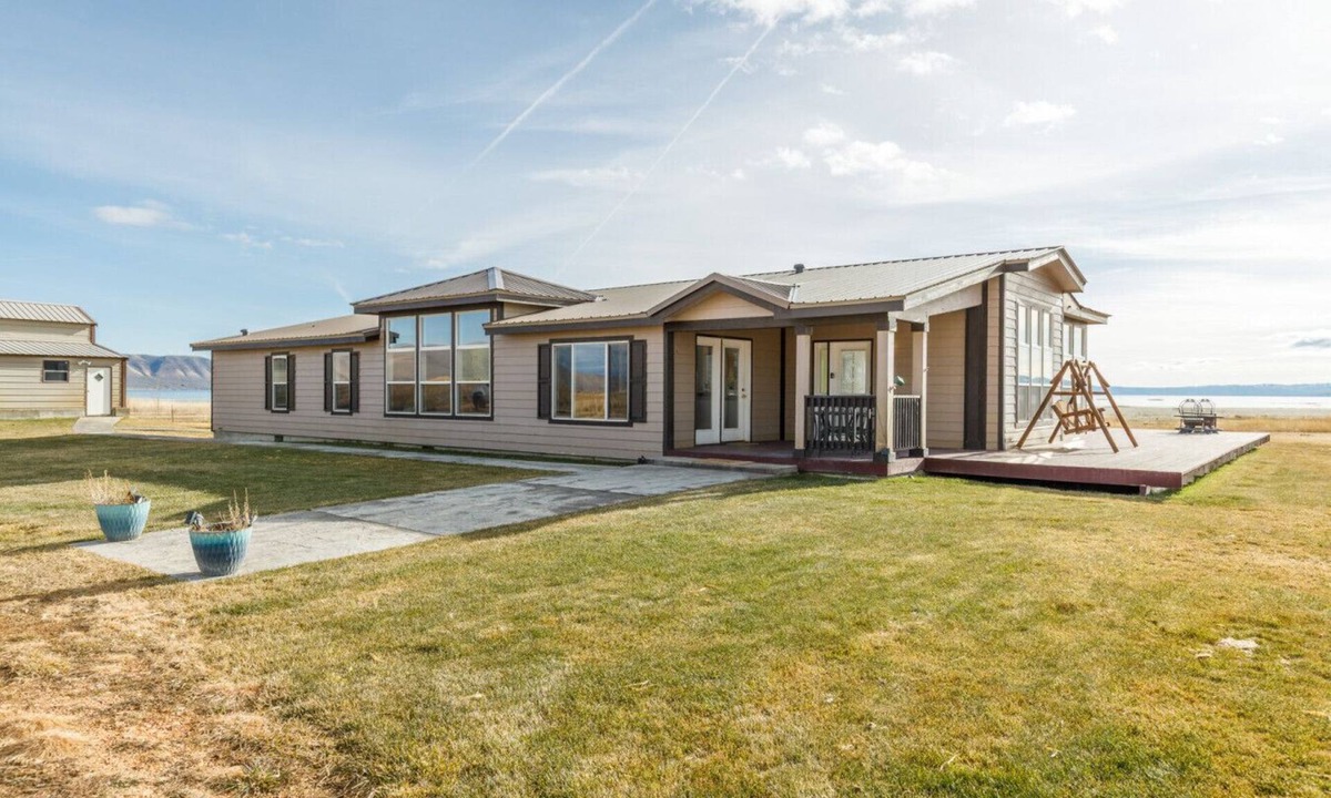 St. Charles House | Lakefront Retreat; An Unmatched Private Escape With Acres of Seclusion!