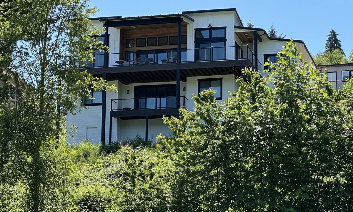 Mossyrock House | Lakefront Retreat: New Construction Lake House with Breathtaking Mayfield View