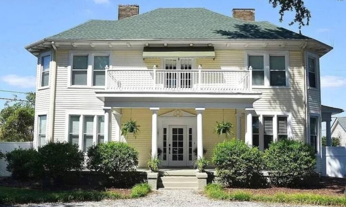 East Florence House | Lakeside Highlands Estate