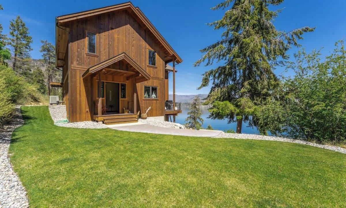 Chelan House | Lakeside retreat with panoramic views
