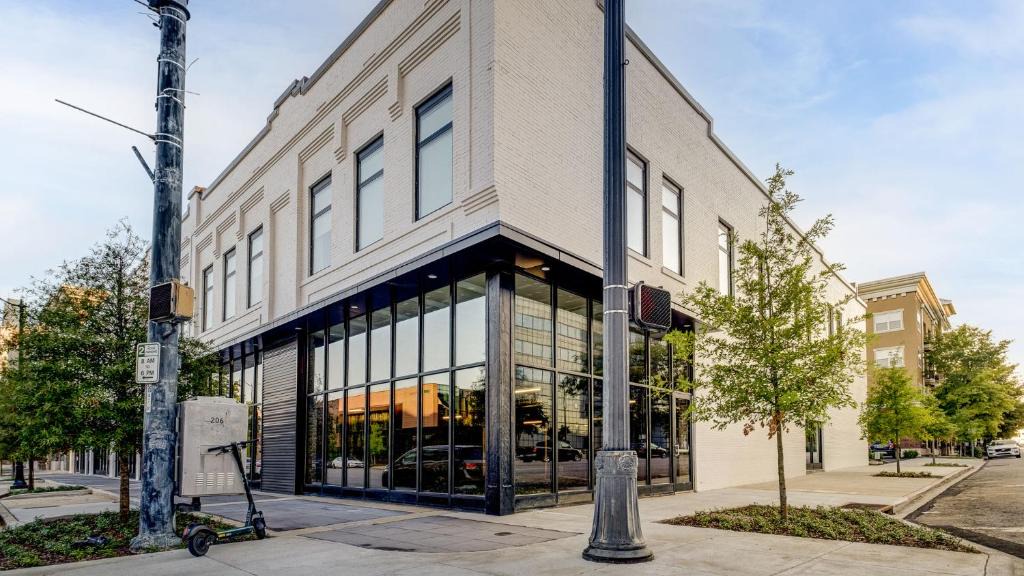 Five Points South Apartment | Landing Apartments - Landing Midtown