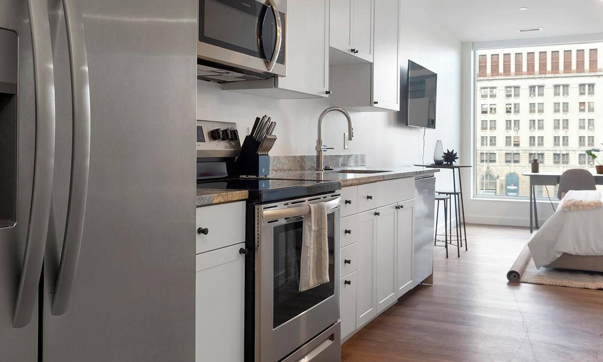 Greektown Historic District Apartment | Landing | Beautiful Studio, Gym, Clubhouse