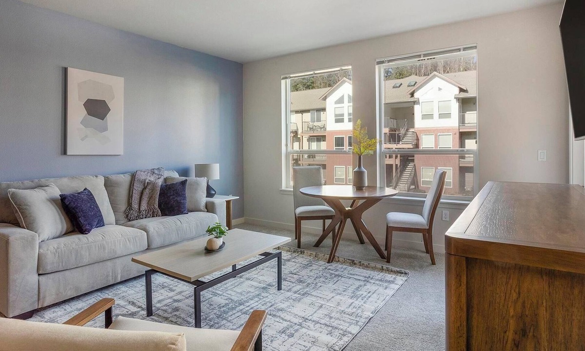 Smokey Point Apartment | Landing | Stylish 1BD, Pool, Clubhouse