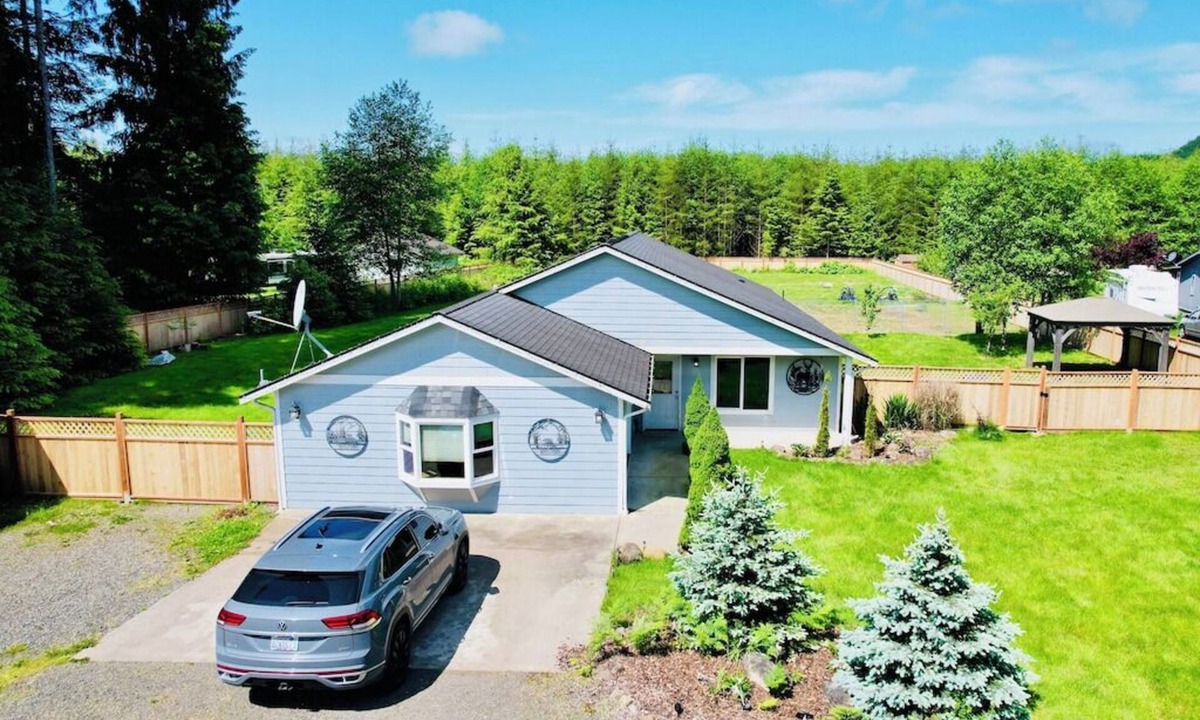 Forks House | Large 6BR with Game Room, Perfect for Large Families & Groups, Forks PNW Retreat