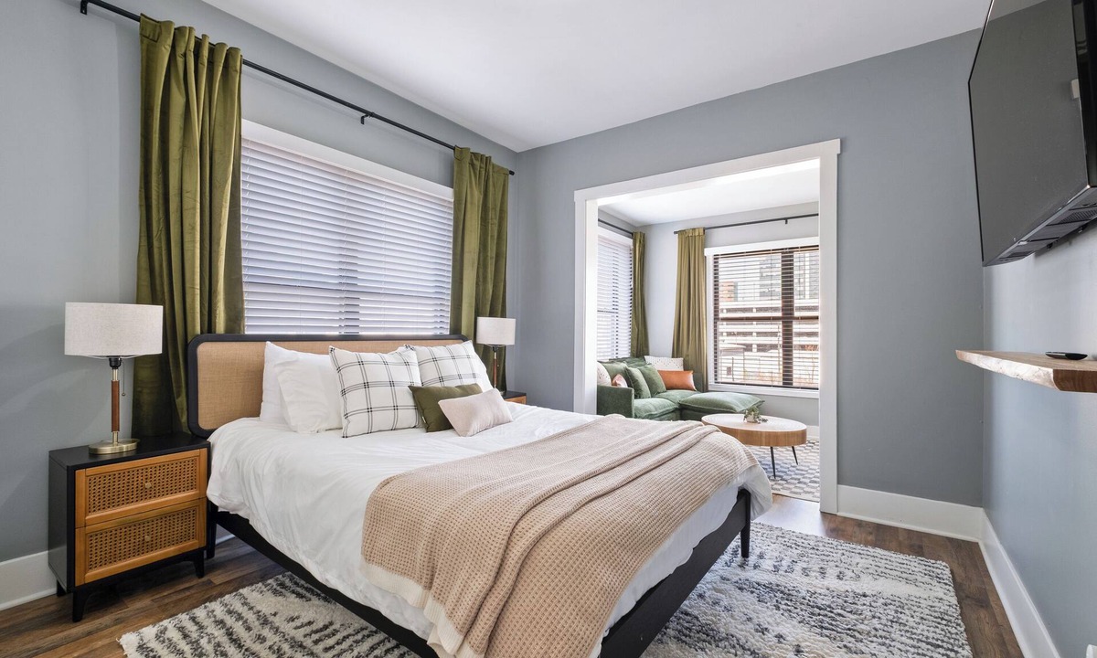Morton Meadows House | Large BDRM W/private Nook Near UNMC/Blackstone - Shared House