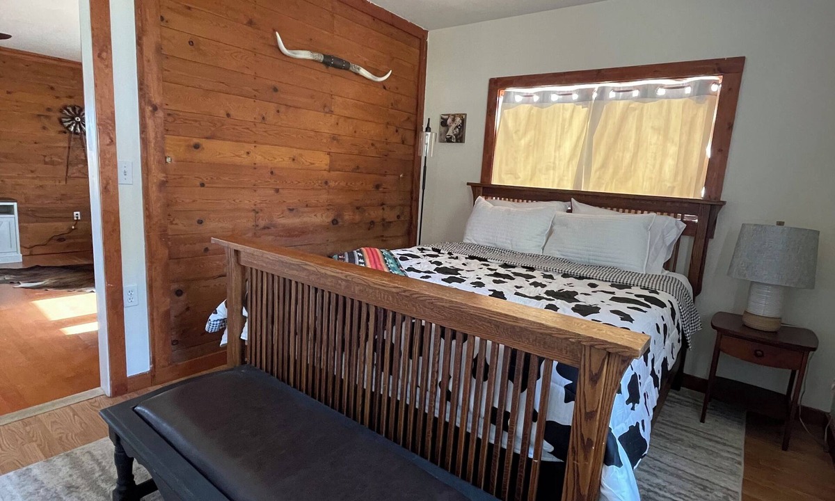 Walla Walla House | Lasater Ranch Bunkhouse- close to town & wineries!