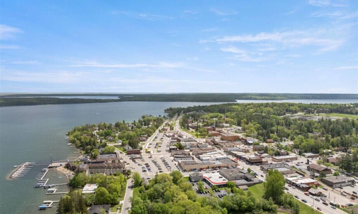 Walker Apartment | Leech Lake Views | Quaint Stay Near Town & Hiking