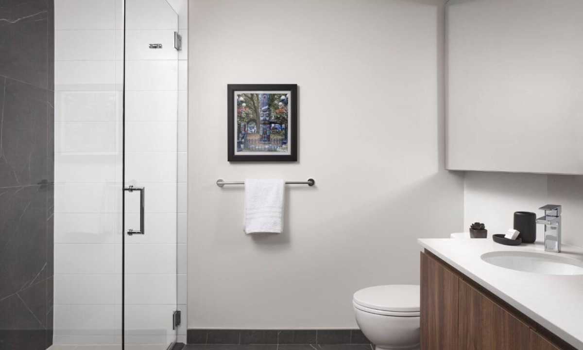 South Lake Union Hotel | Level Seattle- One Bedroom Suite ADA