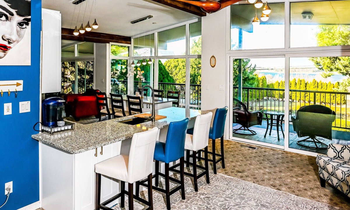 Kennewick House | Lg House w beautiful River View 2 stories, 5bd3bth