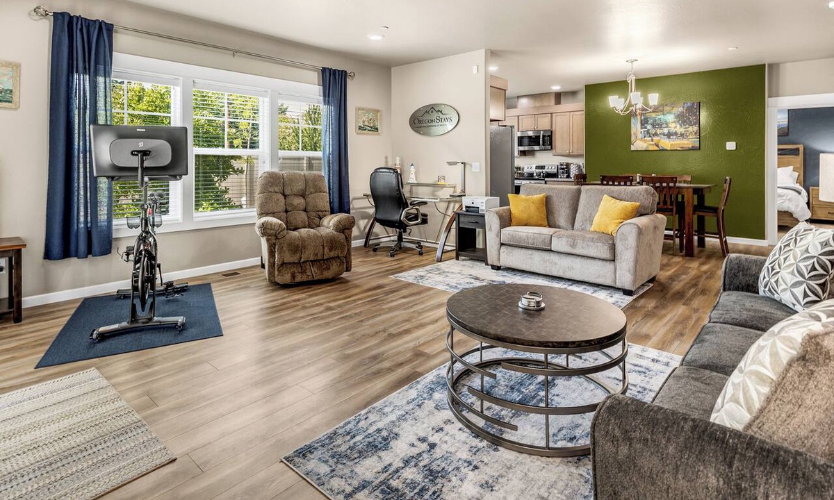 Medford Condo | Lighthouse-Themed, Fastest WiFi, 2 King Beds Home
