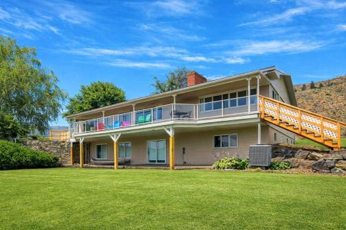 Oroville House | Linger Longer Lakeside