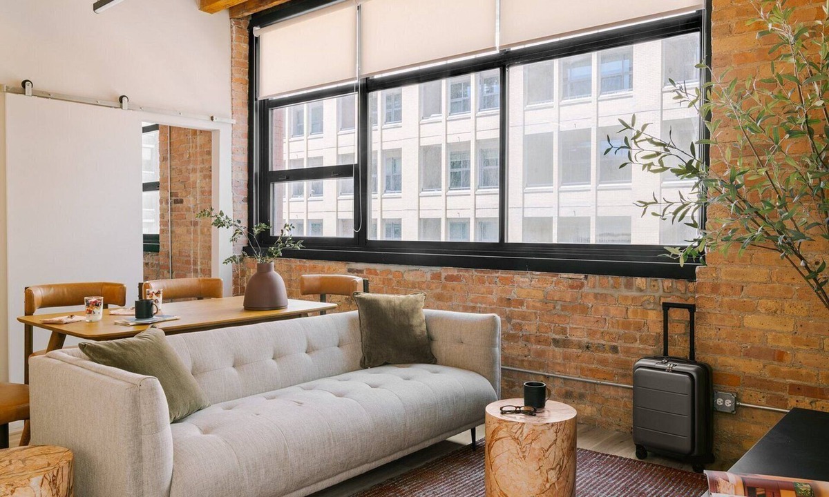 West Loop Gate Hotel | LIVN - West Loop Chicago