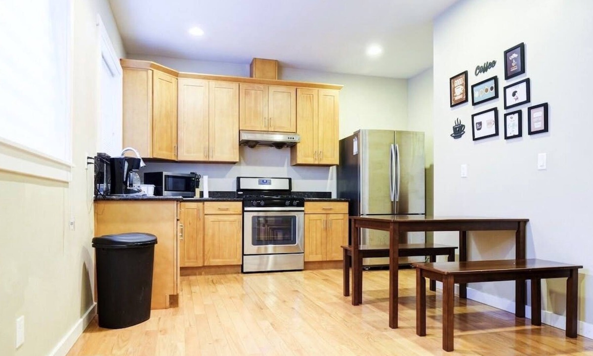 South Seattle House | Loftium | Cozy Suite Near Downtwn & Light Rail!