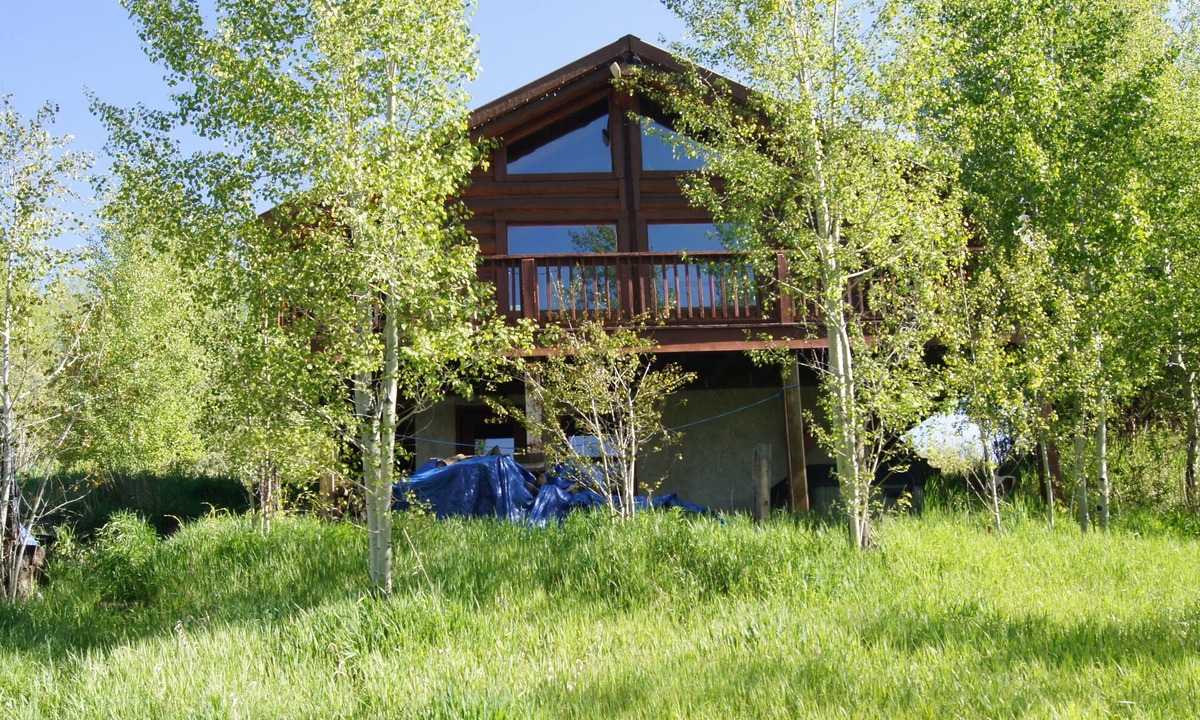 Red Top Meadows House | Log cabin on 5 acres in Wilson Wyoming