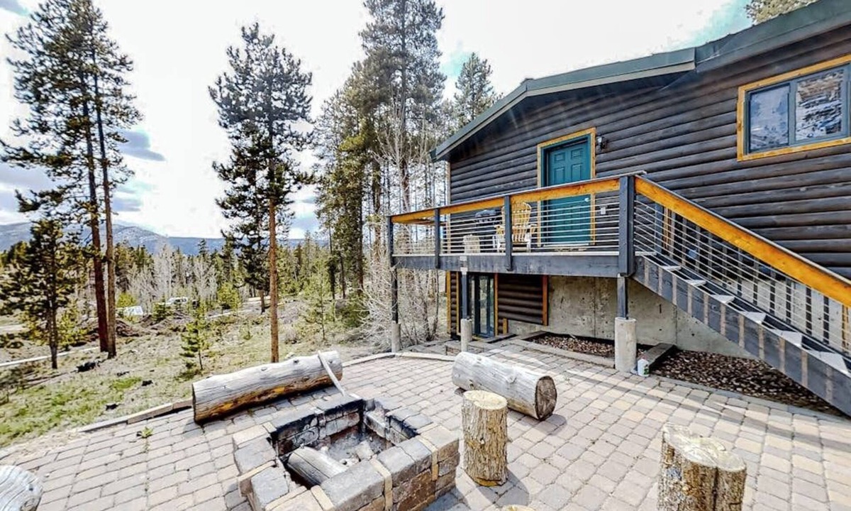 Winter Park Highlands House | Log Home with Mountain Views, Firepit & Gas Fireplace - Quick Drive to Skiing