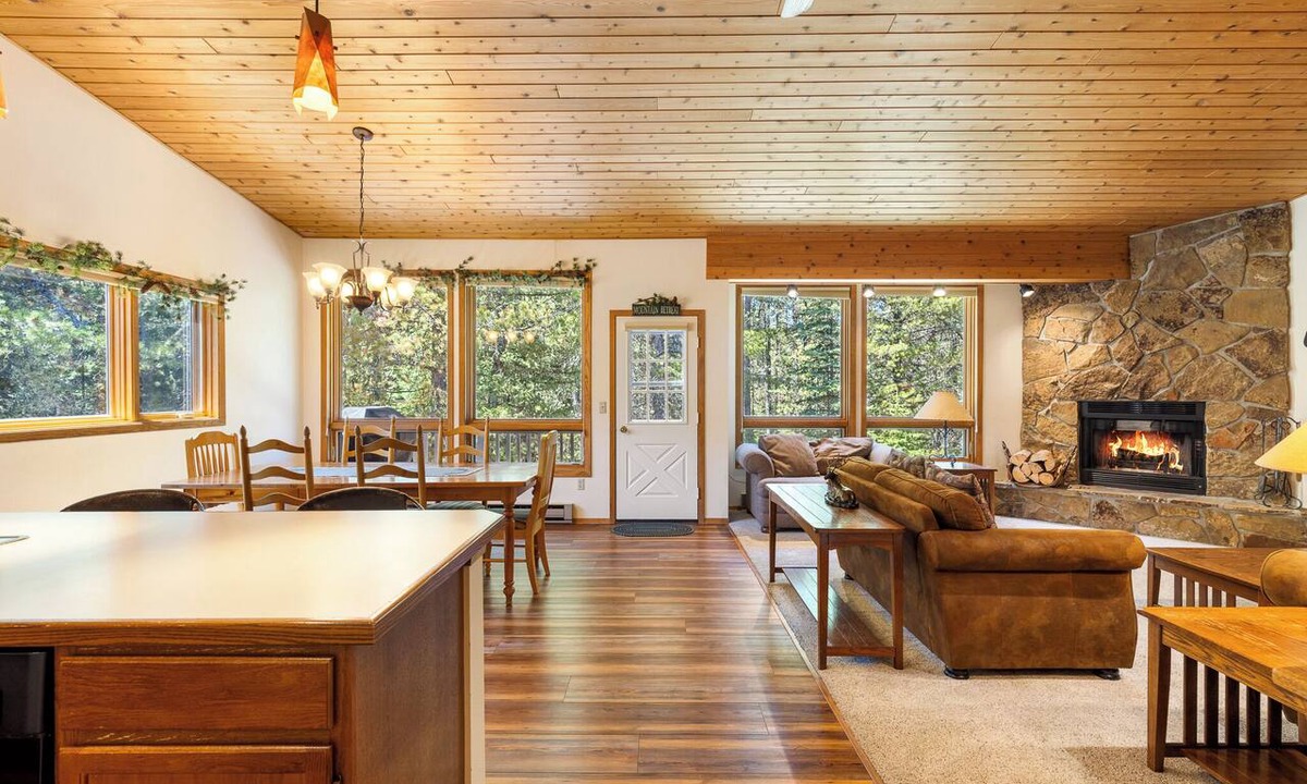 Big Sky Condo | Lone Pine Retreat | Big Sky | Pet Friendly!
