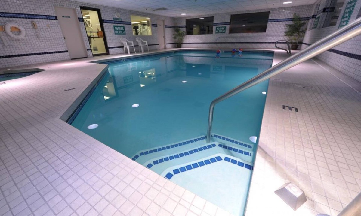 Nampa Hotel | Look No Further! On-site Restaurant and Bar, Near Roaring Springs Water Park!