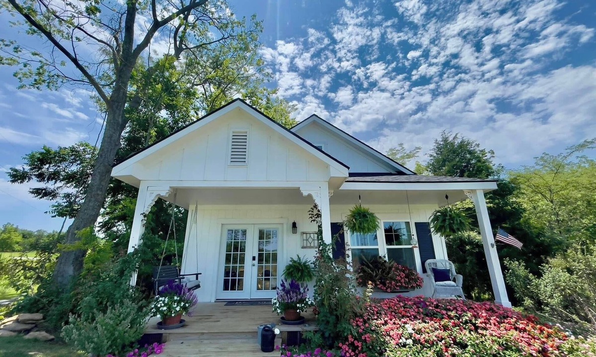 Johnson County Cottage | Looking for a perfect escape from the city !
