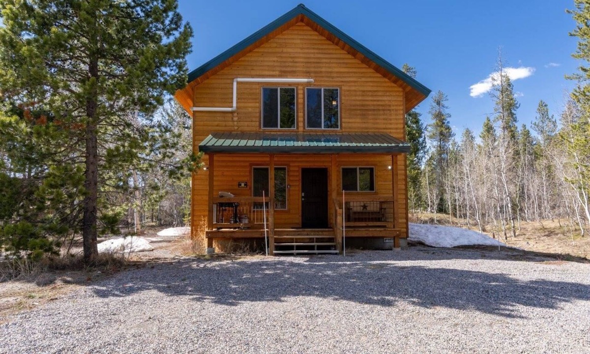 Island Park Cabin | Looking for a quiet, western cabin -Colt Cabin is just 40 minutes from YNP