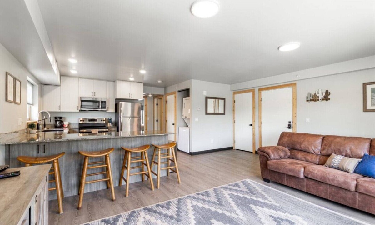 Rexburg Apartment | Lorene Loft – Pickleball, AC, Playground, BYU-ID, Pet Friendly!