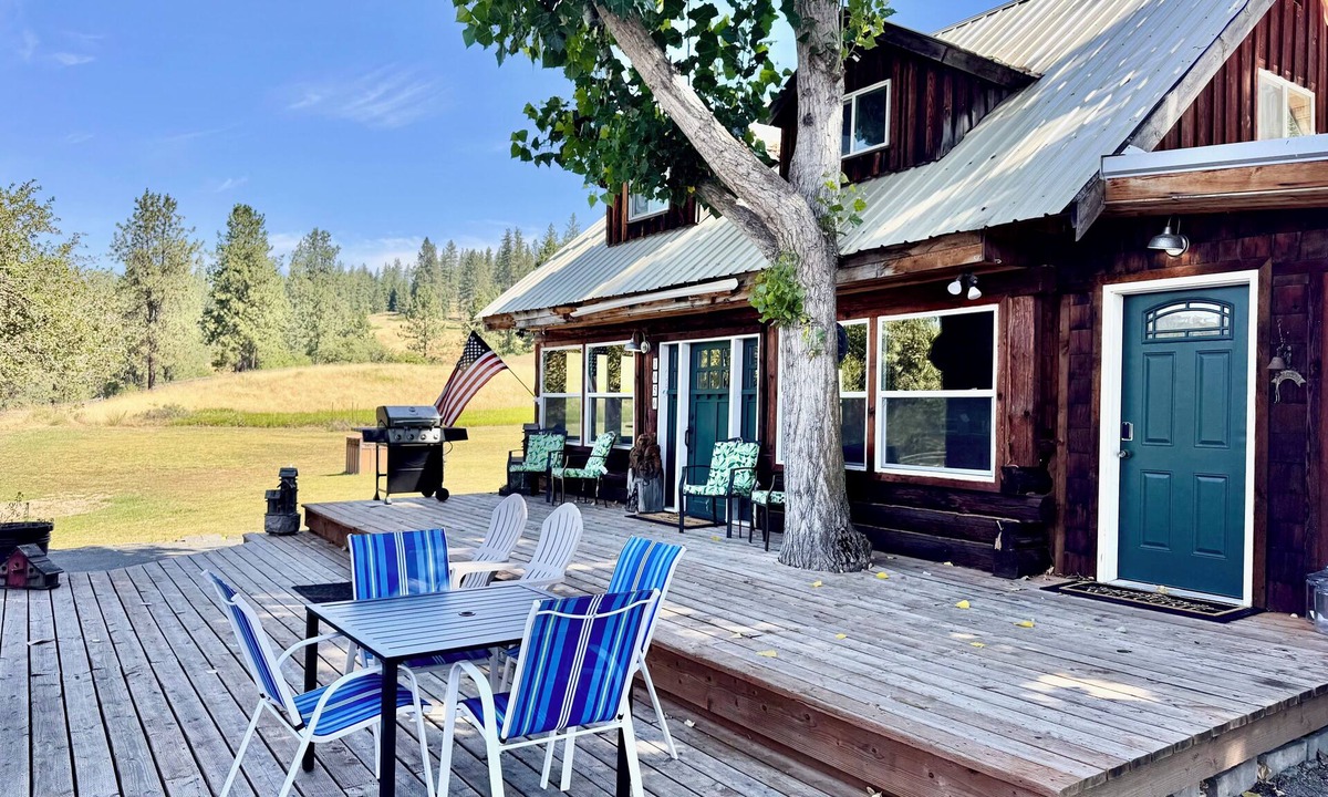 Kettle Falls Cabin | Lovely Cabin In Wonderful Kettle Falls ~ Lake Roosevelt Views ~ Very Private!