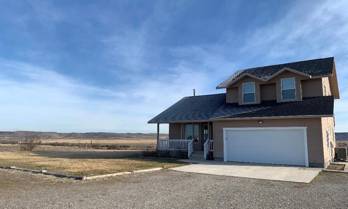 Owyhee County House | Lovely house on the Snake River that is minutes from CJ Strike Reservoir !
