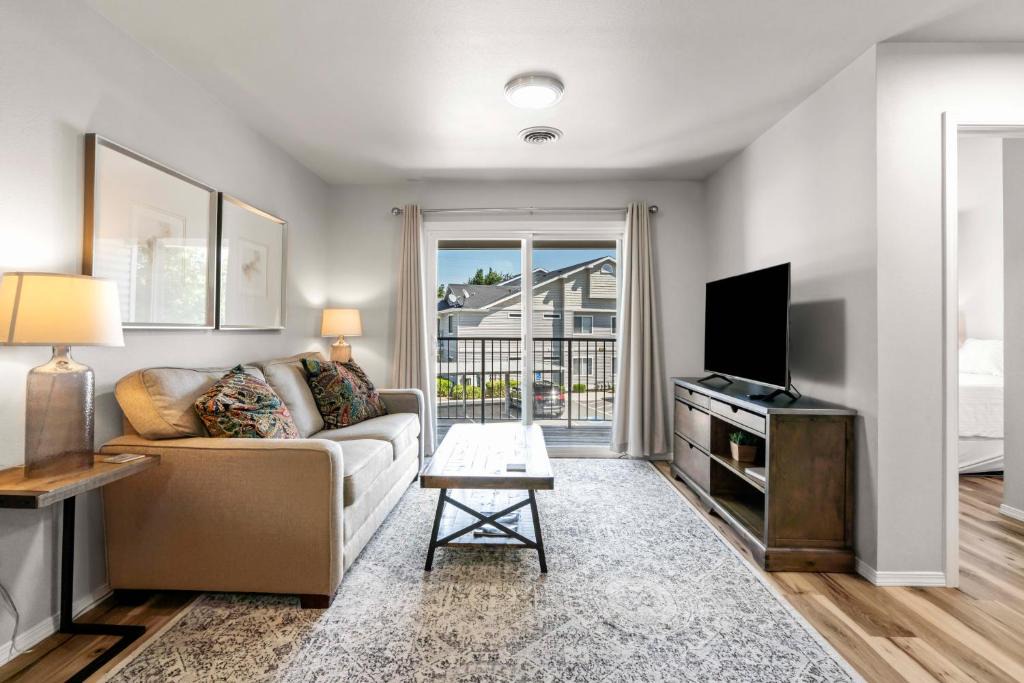 Boise Apartment | Lovely Lakeharbor Lane 1 bedroom condo in Boise