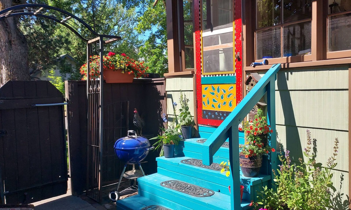 Manito Apartment | Lovely One Bedroom in Fun Neighborhood Close to Downtown