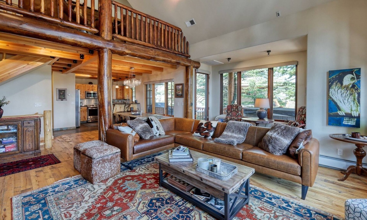 Big Sky House | Lovely Ski-in/Ski-out home in Moonlight Basin with Hot Tub!