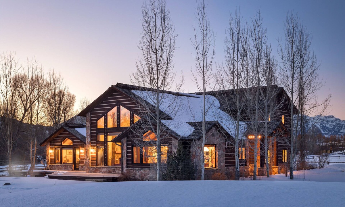 South Park House | LPJH | Abundance of Nature, Breathtaking Views, and Privacy