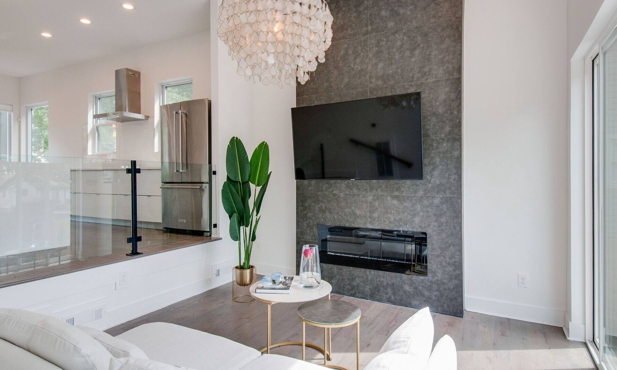 McFerrin Park House | Luxurious brand new home 2 miles from Broadway!