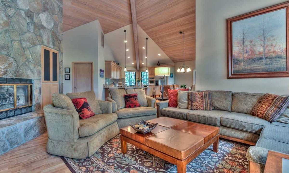 Overlook Park House | Luxurious home on the golf course