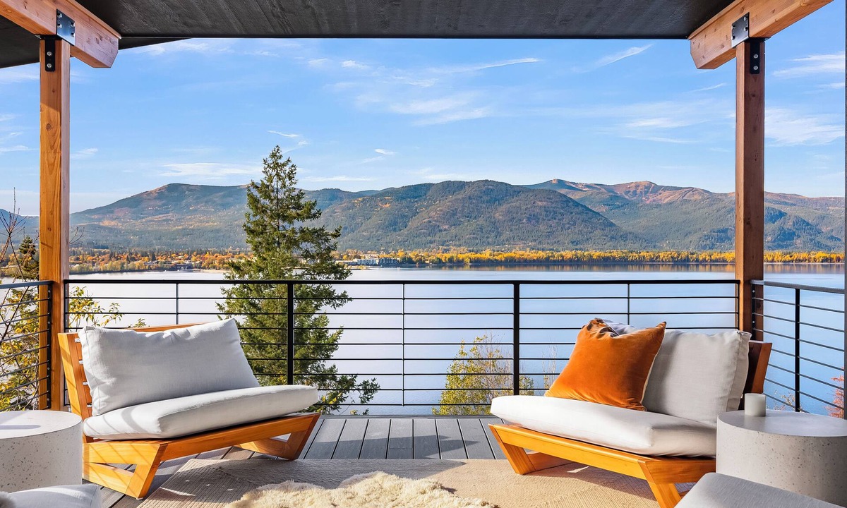 Sandpoint House | Luxurious home w/hot tub & boat slip