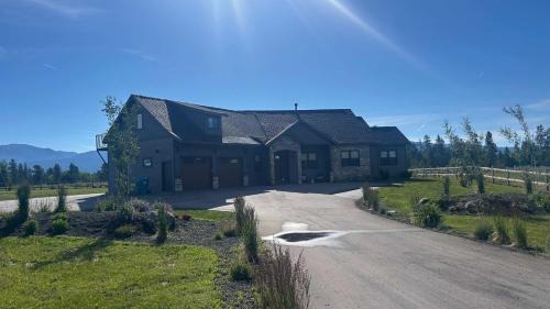McCall House | Luxurious McCall Home with Hot Tub and Pool Table