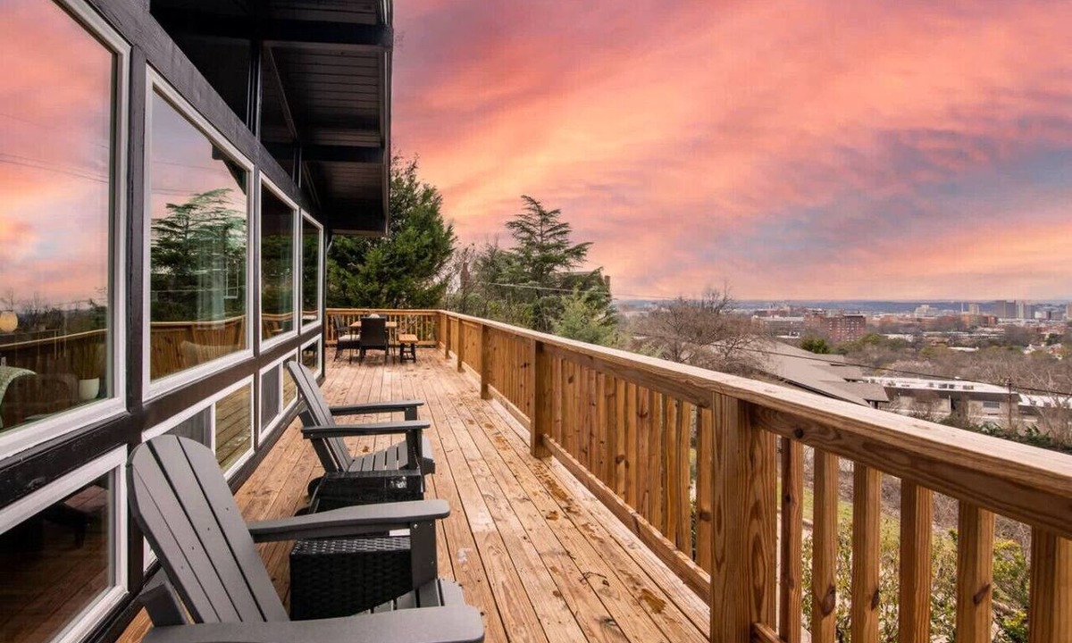 Forest Park House | Luxurious Retreat w/Stunning Views | Sleeps 16
