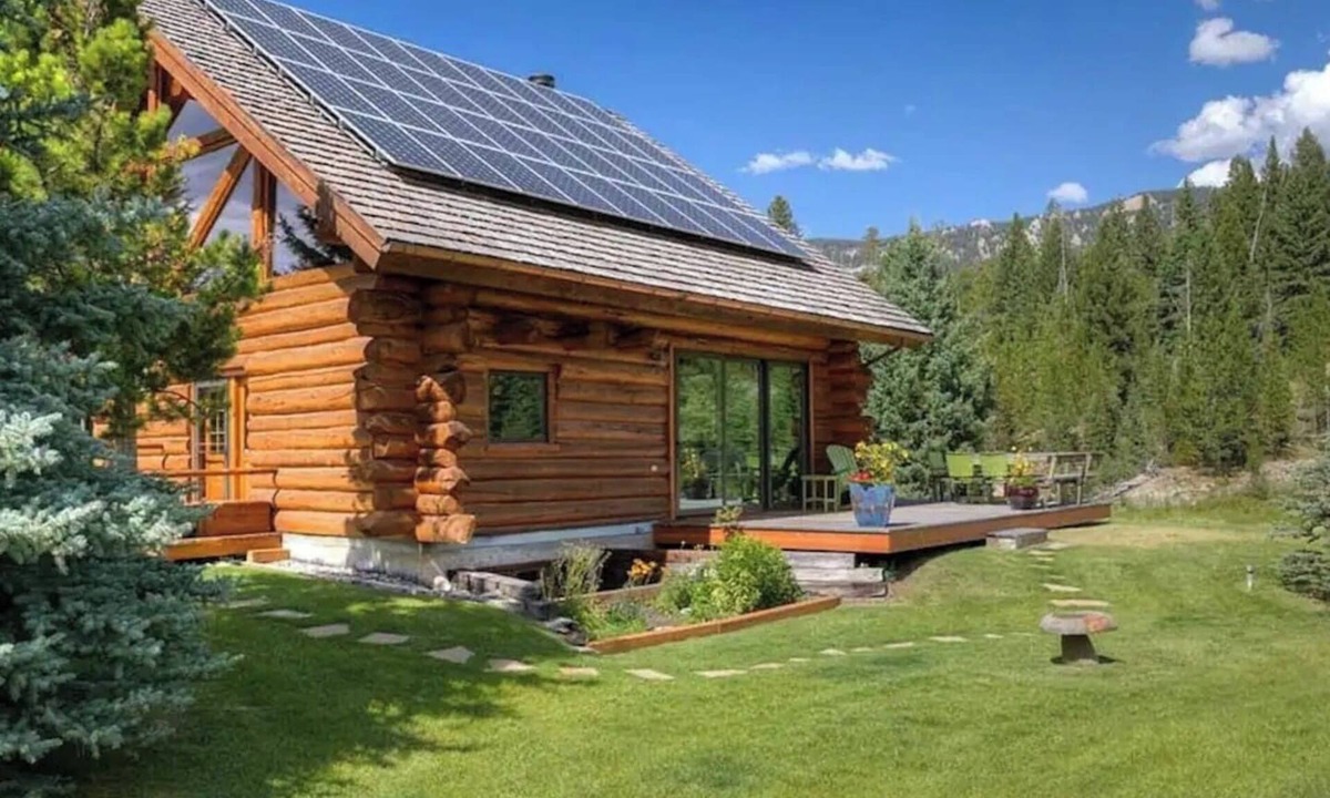 Gallatin Gateway Cabin | Luxury Along the Gallatin! Huge Spacious Cabin