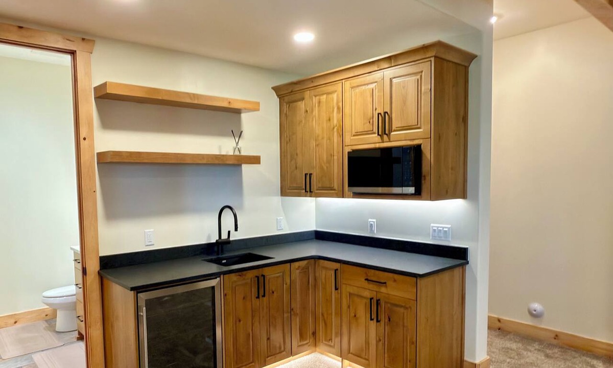 St. Charles Cabin | Luxury Bear Lake Cabin at Big Arm Farm - Sleeps 8