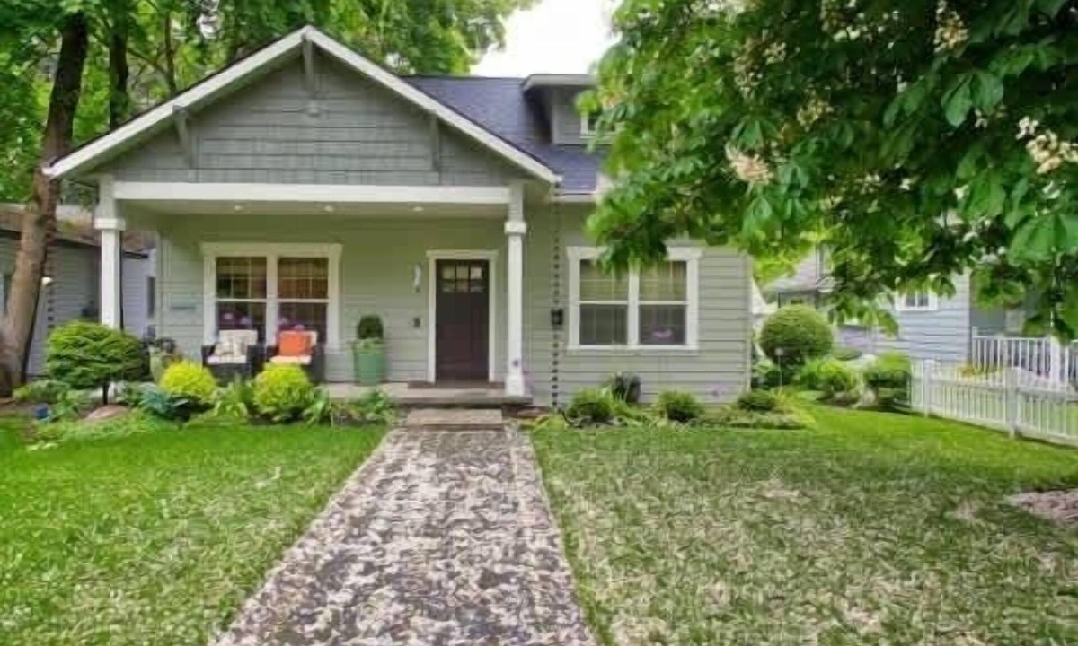 Coeur d'Alene House | Luxury CDA home walk to lake with hot tub