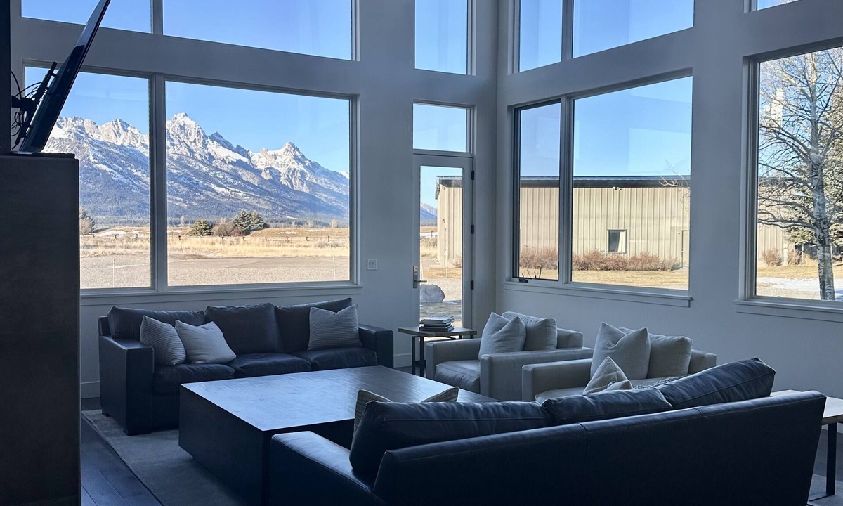 Jackson House | Luxury Custom Built Home North of Town