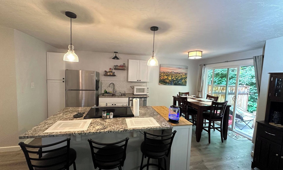 Southeast Boise House | LUXURY GOLF GETAWAY DOWNTOWN BOISE