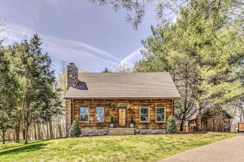 Castalian Springs House | Luxury Lakefront Cabin